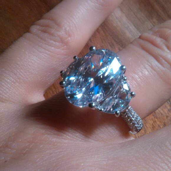 White Cubic Zirconia Sterling Silver Ring (Size 6.75) - Picture 12 of 16